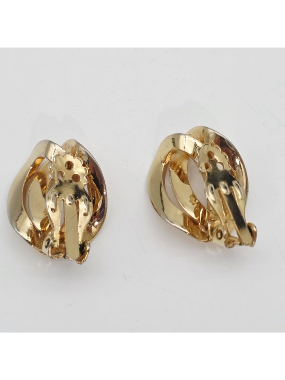 Vintage Gold-Tone Clip-On Earrings With Abstract Swirl Design 1" - Picture 6 of 7